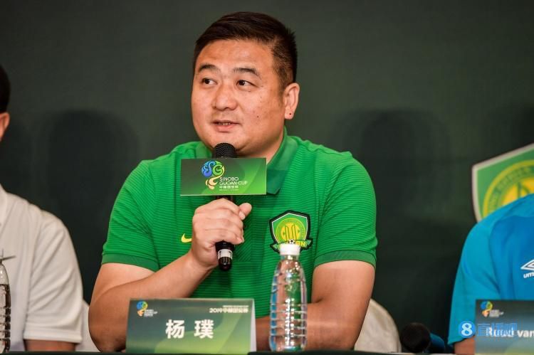 IMAX一直被影迷亲切称为“特效大场面电影的观影标配”，此次更将为视觉享受与喜剧深度融合的《独行月球》带来震撼升级的观影体验，IMAX从超大银幕、高清画质、震撼音响直到影院空间设计等的各个环节相辅相成，不仅能为观众呈现真实细腻的惊艳视听品质，还营造出有身临其境效果的沉浸观影环境，助力观众进入电影的世界，与角色共情共鸣